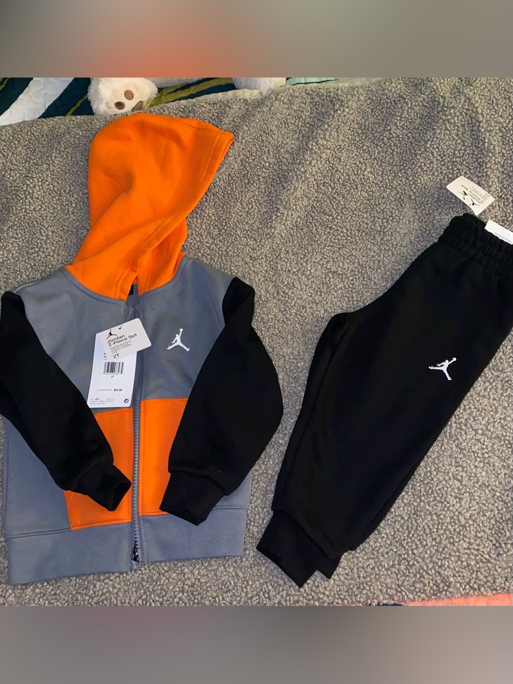 Brand new Nike Jordan 2T Hoodie & Joggers in Orange, Gray, Black